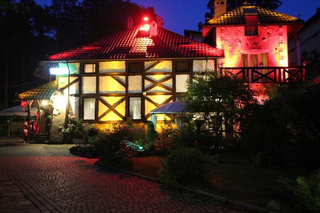 Eco Grill Hotel Restaurant Aquarius Lviv Exterior foto