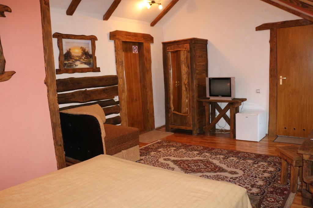 Eco Grill Hotel Restaurant Aquarius Lviv Quarto foto