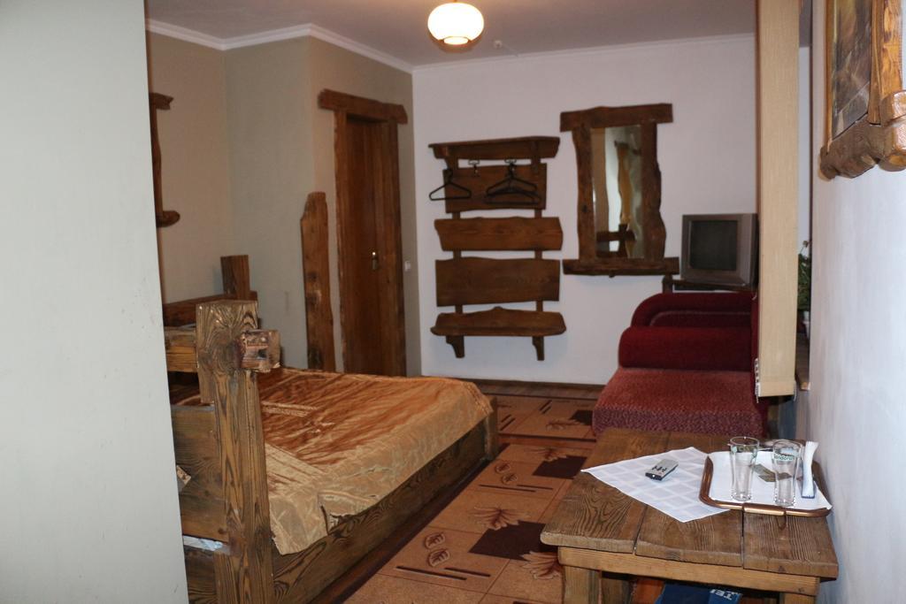 Eco Grill Hotel Restaurant Aquarius Lviv Quarto foto
