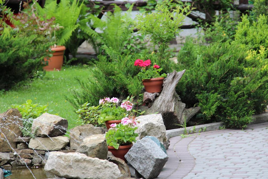 Eco Grill Hotel Restaurant Aquarius Lviv Exterior foto